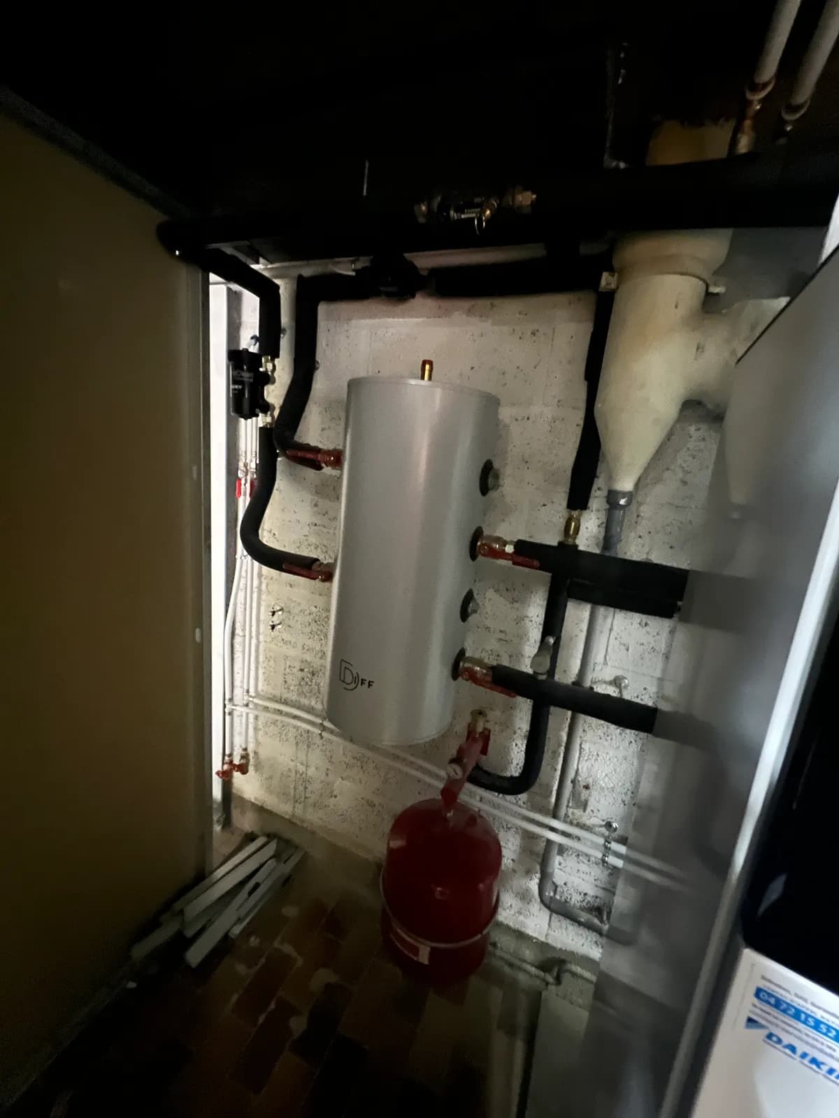Installation de pompe à chaleur réalisée par ISONERGI dans la région de Rennes