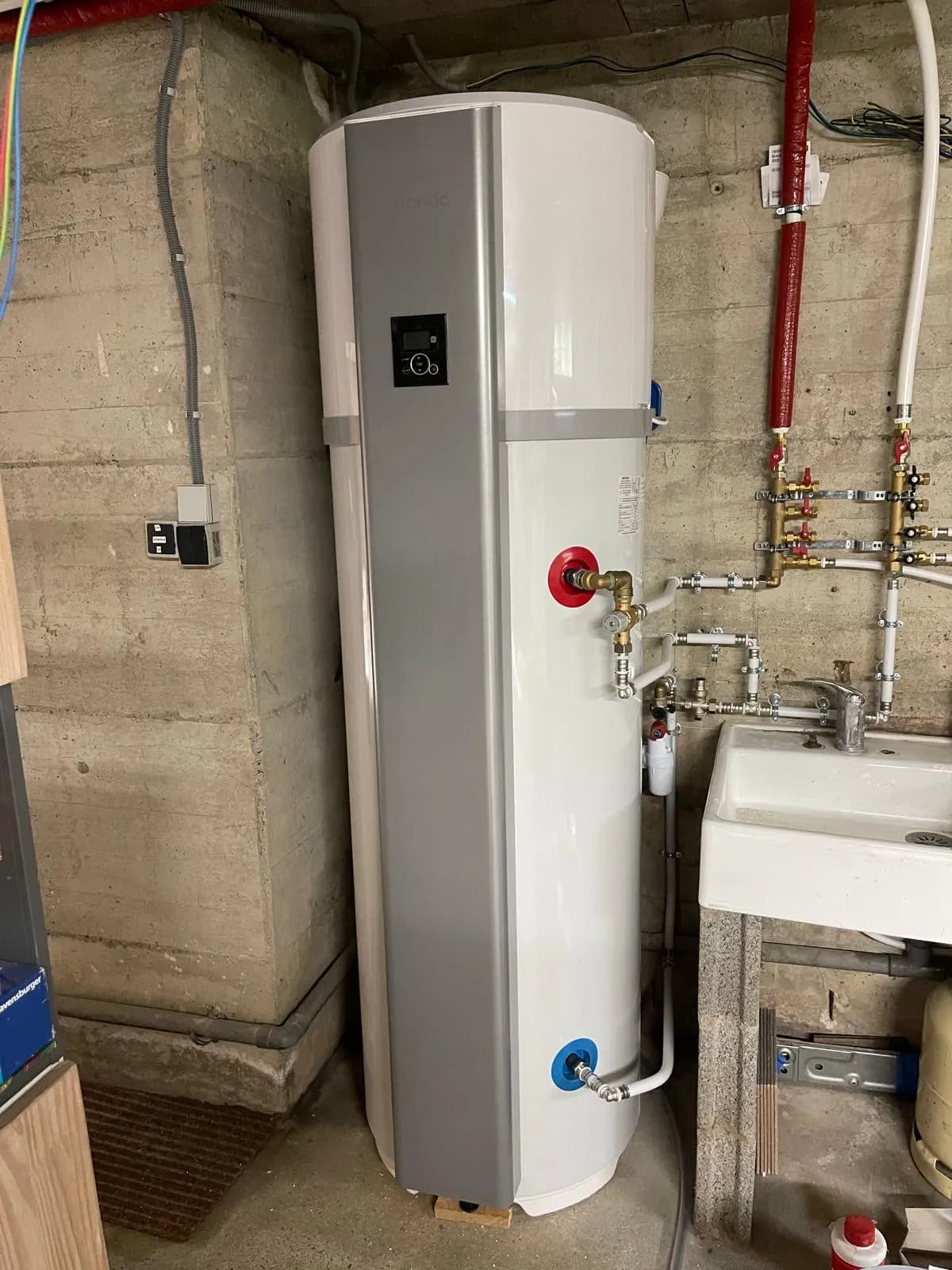 Installation de pompe à chaleur réalisée par ISONERGI dans la région de Rennes